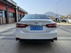 2022 Toyota Camry 2.0S Knight, белый — фото 16
