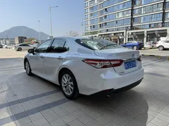 2022 Toyota Camry 2.0S Knight, белый — фото 17