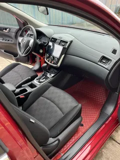 2021 Nissan Tiida 1.6L CVT, красный — фото 8