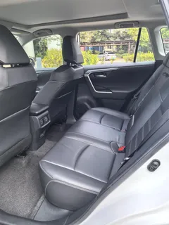 2022 Toyota RAV4 2.0L CVT 4WD Premium, белый — фото 5