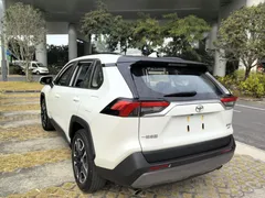 2022 Toyota RAV4 2.0L CVT 4WD Premium, белый — фото 8