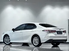 2022 Toyota Camry 2.0GVP Leading, белый — фото 2