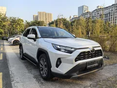 2023 Toyota RAV4 2.0L CVT 2WD 20th Anniversary Platinum, белый — фото 3
