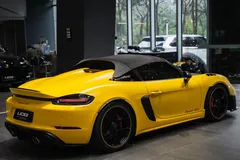 2023 Porsche 718 Spyder RS 4.0L, жёлтый — фото 9