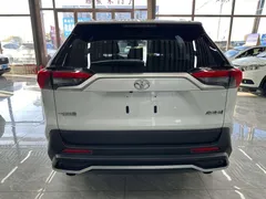 2022 Toyota RAV4 2.0L CVT 2WD Premium, белый — фото 5