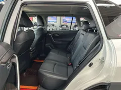 2022 Toyota RAV4 2.0L CVT 2WD Premium, белый — фото 17