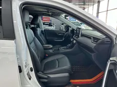 2022 Toyota RAV4 2.0L CVT 2WD Premium, белый — фото 18