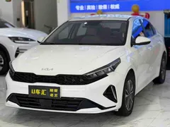 2023 Kia Cerato 1.5L IVT Luxury, белый — фото 1