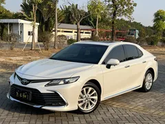 2023 Toyota Camry 2.0G Luxury, белый — фото 1