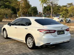 2023 Toyota Camry 2.0G Luxury, белый — фото 9