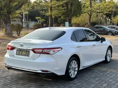 2023 Toyota Camry 2.0G Luxury, белый — фото 11