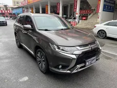2021 Mitsubishi Outlander 2.4L 4WD 7-seat — фото 3