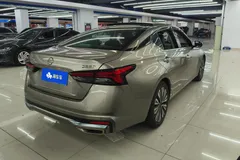 2022 Nissan Teana 2.0L XL-Upr Premium — фото 9
