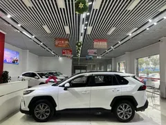 2023 Toyota RAV4 2.0L CVT 2WD Fashion Plus, белый — фото 3