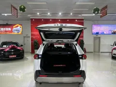 2023 Toyota RAV4 2.0L CVT 2WD Fashion Plus, белый — фото 14