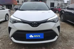 2022 Toyota C-HR 2.0L Leading, белый — фото 3