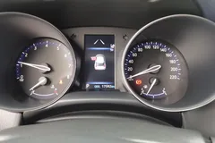 2022 Toyota C-HR 2.0L Leading, белый — фото 17