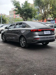 2023 Geely Emgrand 4th Gen 1.5L CVT Premium Champion — фото 3