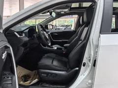 2023 Toyota Wildlander 2.0L 2WD Luxury Plus, белый — фото 9