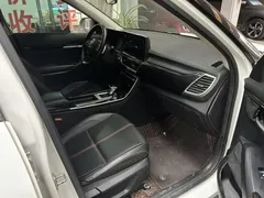 2021 Kia Seltos 1.5L CVT Trend, белый — фото 8
