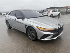 2023 Hyundai Elantra 1.5L CVT LUX Premium — фото 3