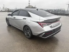 2023 Hyundai Elantra 1.5L CVT LUX Premium — фото 5