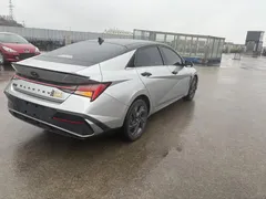 2023 Hyundai Elantra 1.5L CVT LUX Premium — фото 7