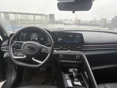 2023 Hyundai Elantra 1.5L CVT LUX Premium — фото 10