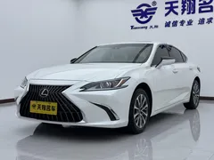 2022 Lexus ES 200 Excellence, белый — фото 1