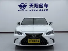 2022 Lexus ES 200 Excellence, белый — фото 2
