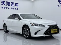 2022 Lexus ES 200 Excellence, белый — фото 3
