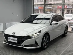 2022 Hyundai Elantra 1.5L CVT LUX Premium, белый — фото 1