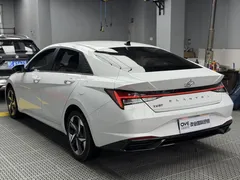 2022 Hyundai Elantra 1.5L CVT LUX Premium, белый — фото 4