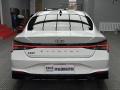2022 Hyundai Elantra 1.5L CVT LUX Premium, белый — фото 5