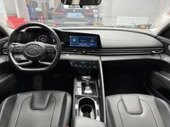 2022 Hyundai Elantra 1.5L CVT LUX Premium, белый — фото 10
