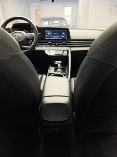2022 Hyundai Elantra 1.5L CVT LUX Premium, белый — фото 14