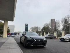 2021 Lexus ES 200 Excellence, синий — фото 3