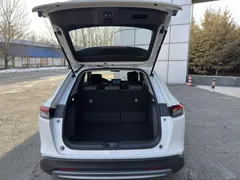 2023 Honda Vezel 1.5L CVT Pioneer, белый — фото 13