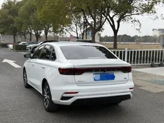 2022 Geely Emgrand 4th Gen 1.5L CVT Luxury, белый — фото 12