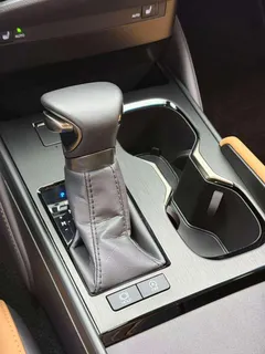 2022 Lexus ES 200 Excellence — фото 7