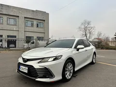 2022 Toyota Camry 2.0S Knight, белый — фото 1