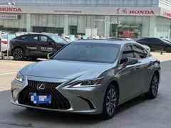 2022 Lexus ES 200 Excellence — фото 11