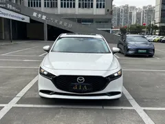 2022 Mazda Mazda3 2.0L AT, белый — фото 2