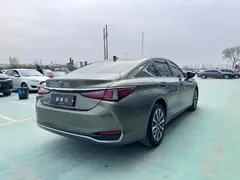 2022 Lexus ES 200 Excellence, зелёный — фото 7