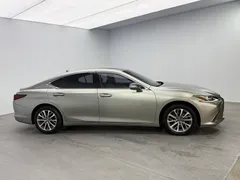 2022 Lexus ES 200 Excellence — фото 8