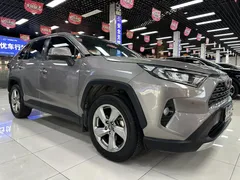 2022 Toyota RAV4 2.0L CVT 2WD Fashion Plus — фото 3