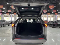 2022 Toyota RAV4 2.0L CVT 2WD Fashion Plus — фото 8