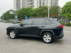2023 Toyota RAV4 2.0L CVT 2WD Fashion, чёрный — фото 7