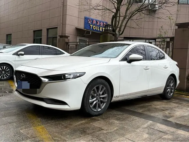 2023 Mazda Mazda3 2.0L AT