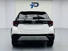 2022 Toyota Yaris L Zhixuan 1.5L CVT Luxury Plus, белый — фото 4